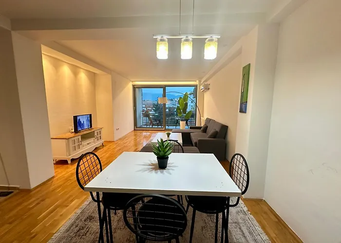 Regina's Commodious Скоп'є