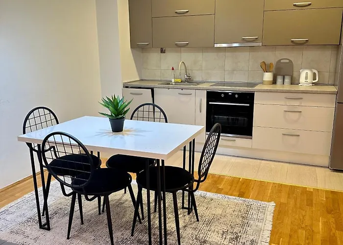 Regina's Commodious דירה סקופיה